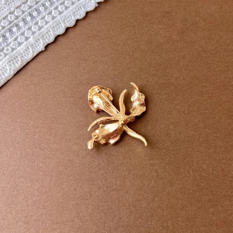 Custom Buy Floral Ribbon Pins Badge Back- CustomBlitz