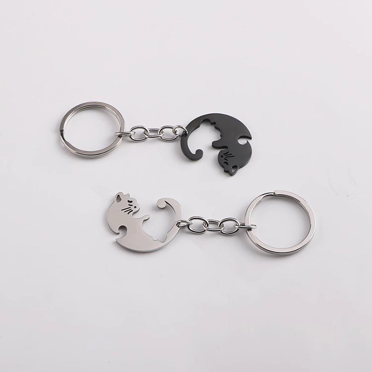 Custom Buy Couple Keychains & Keyrings Usage Scenarios- CustomBlitz