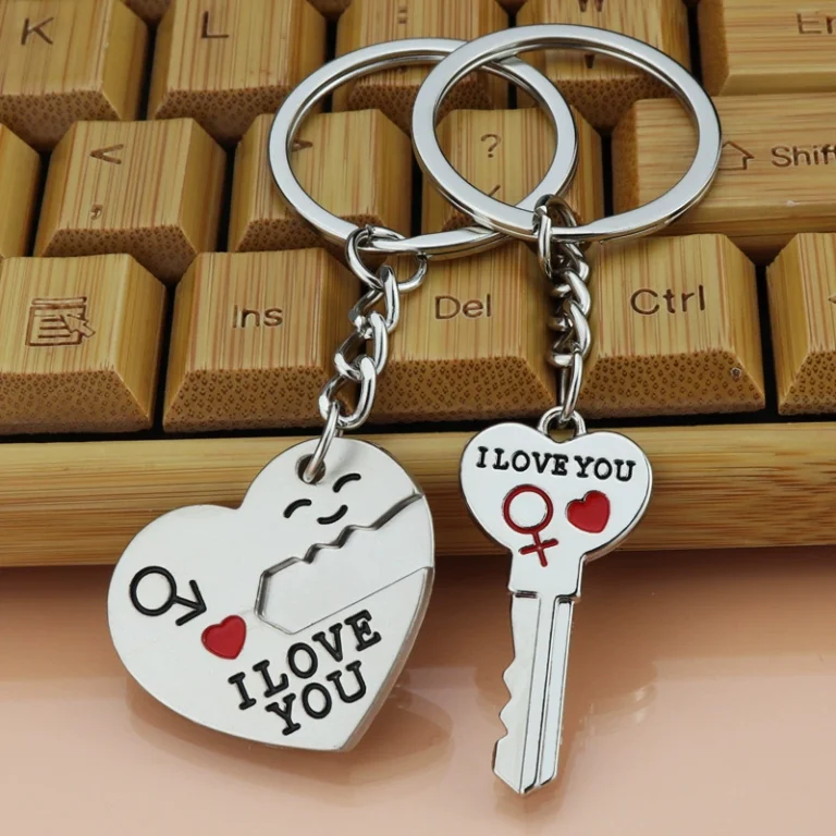Custom Buy Couple Keychains & Keyrings Usage Scenarios- CustomBlitz